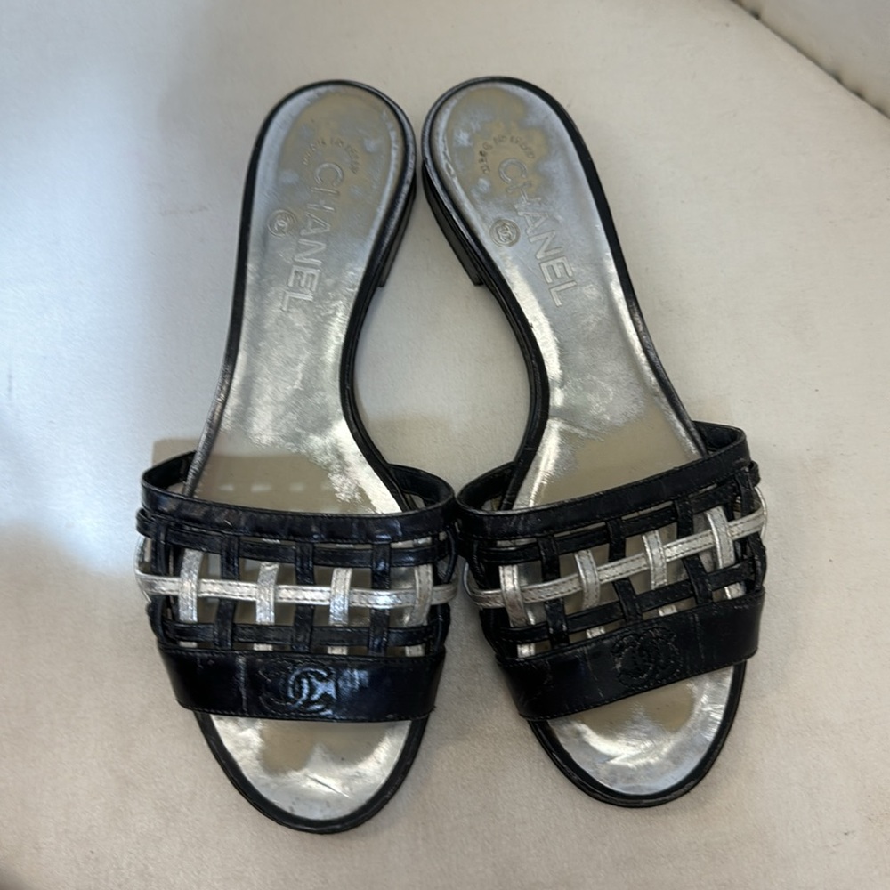 CHANEL Cage Sandal - Picture 3 of 4